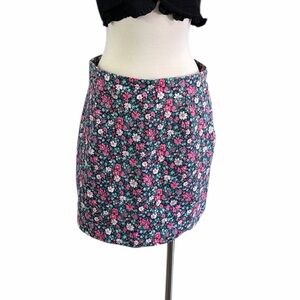 Croft & Barrow Women’s Pink and Green Floral Mini Skirt with built in shorts